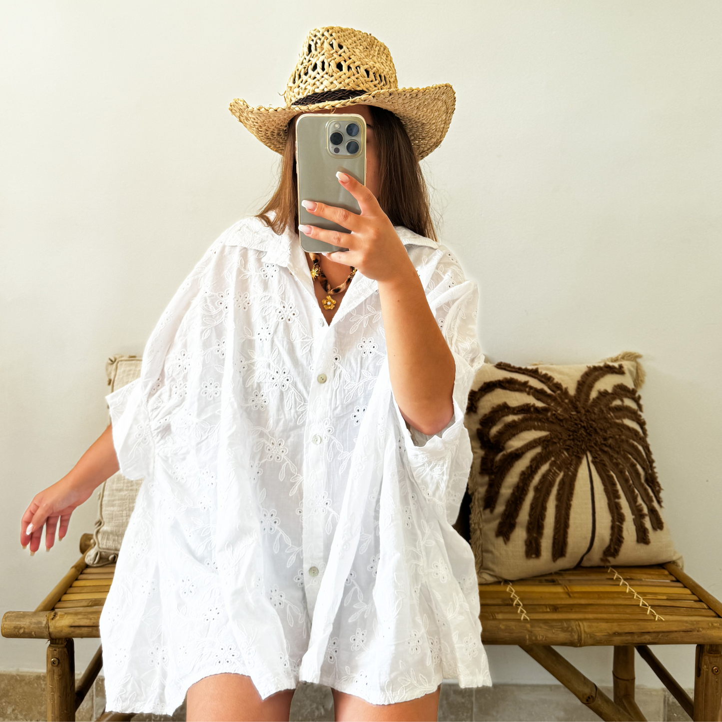 Chemise bohème blanche avec broderie florale