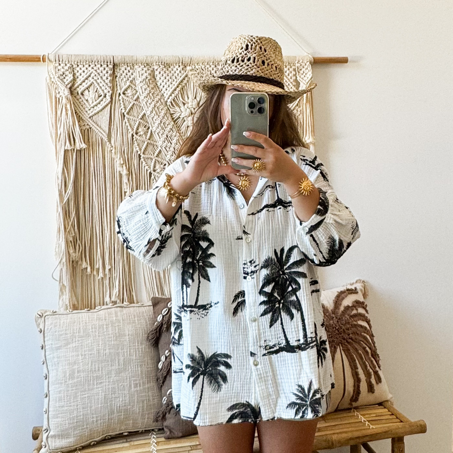 Chemise bohème blanche avec imprimé palmiers noirs