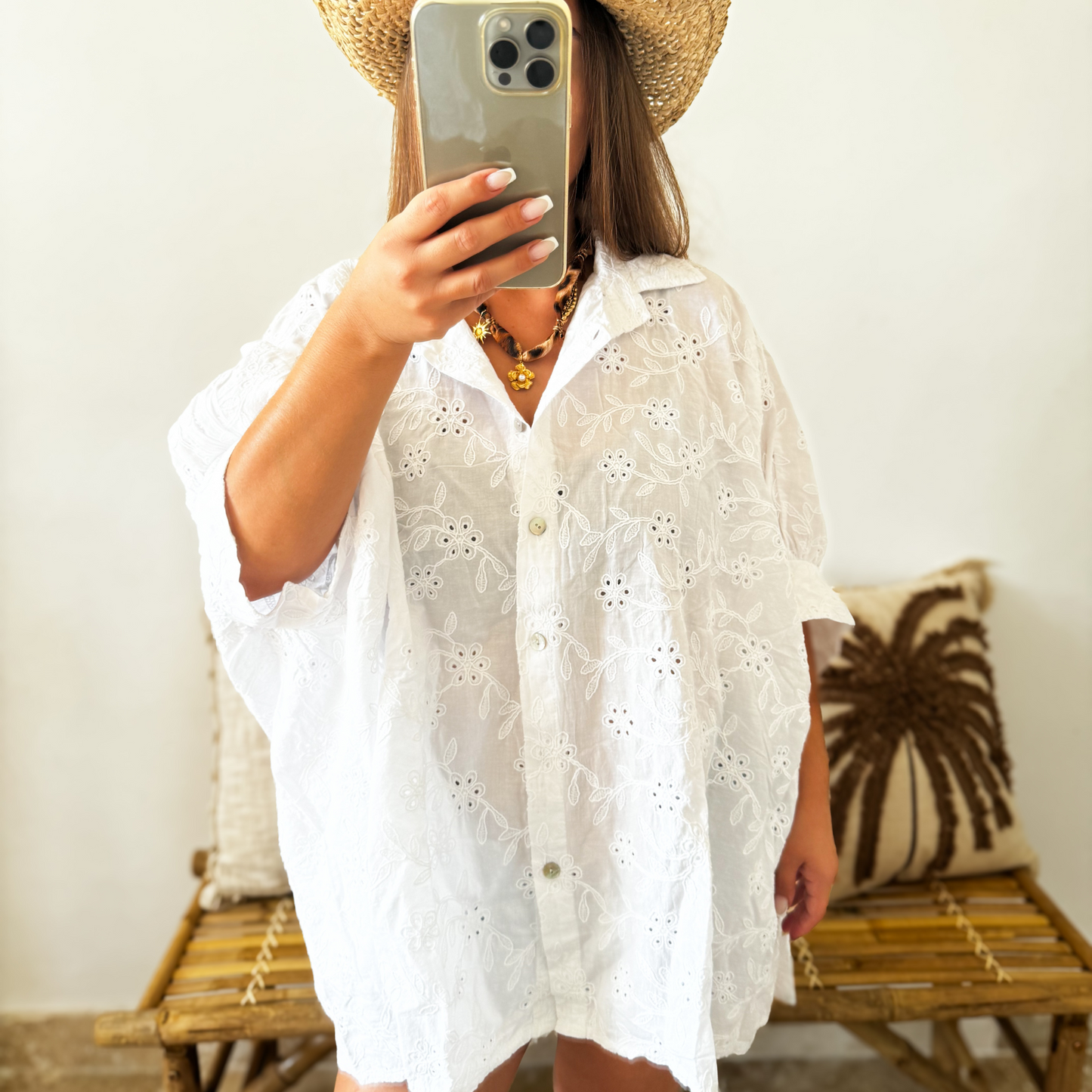Chemise bohème blanche avec broderie florale