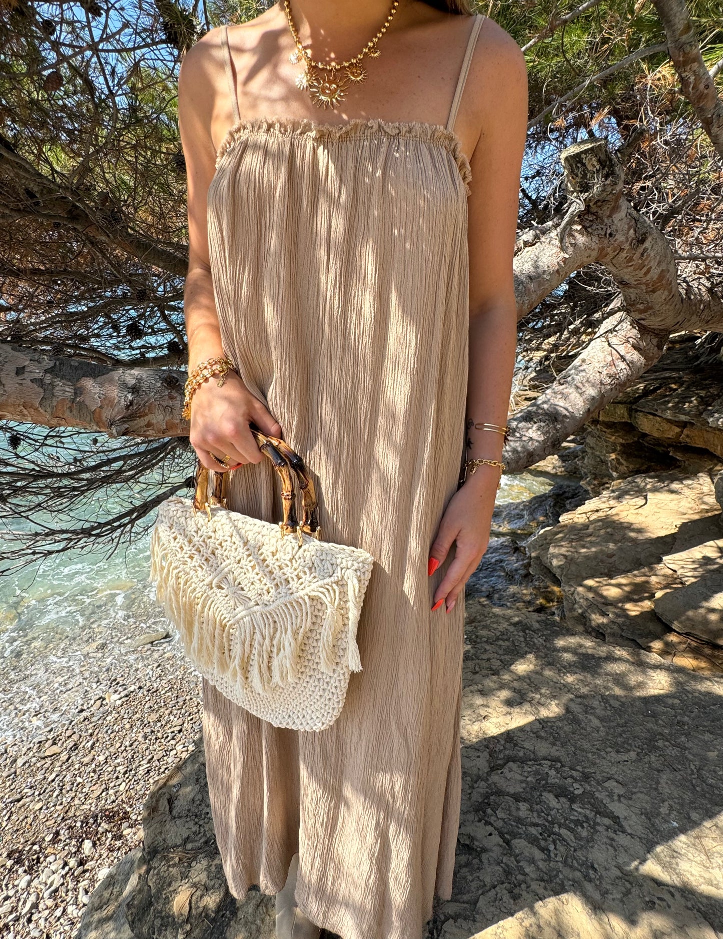 Robe longue bohème couleur camel avec fines bretelles