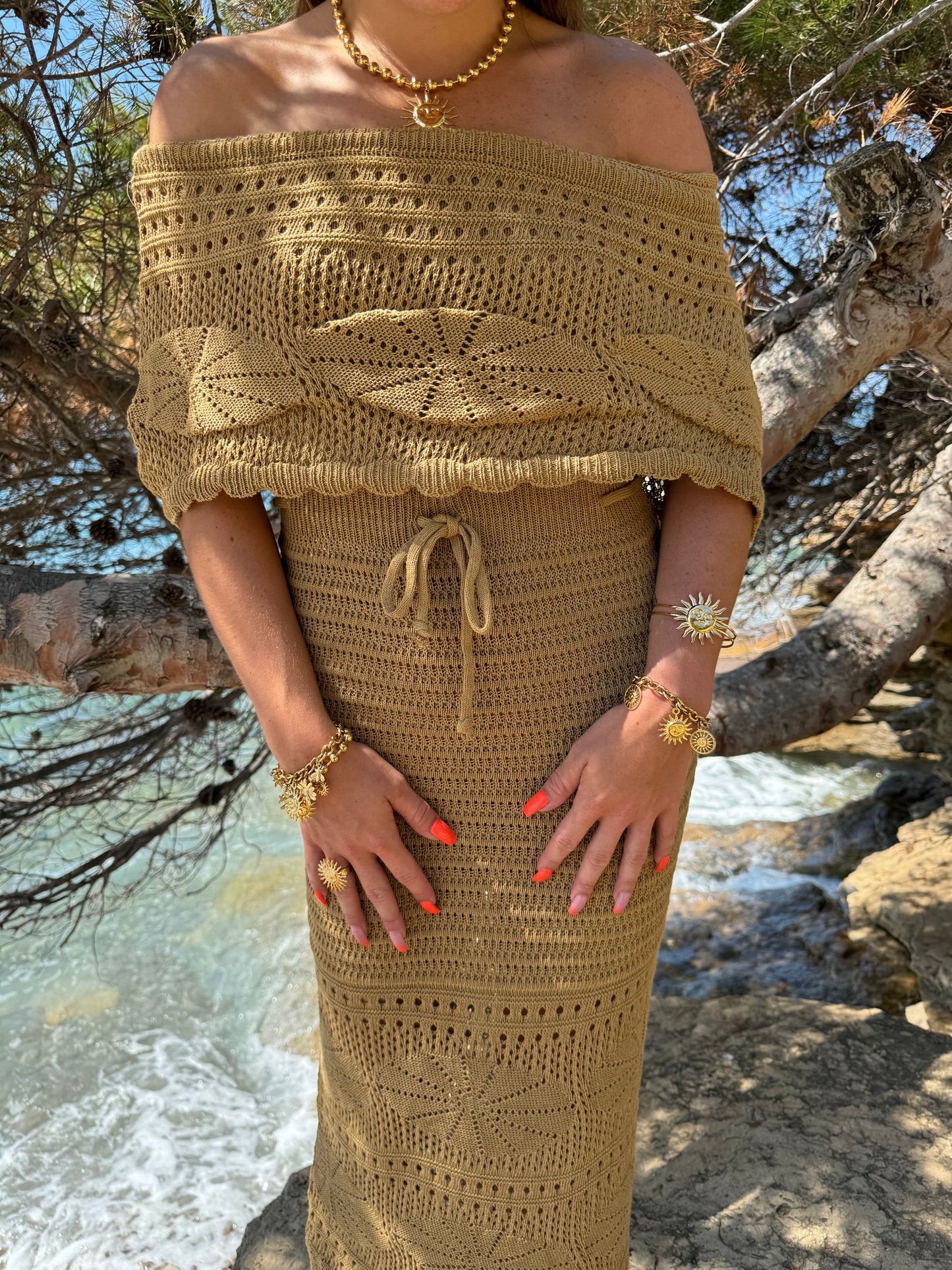 Robe longue bohème tout en crochet couleur camel