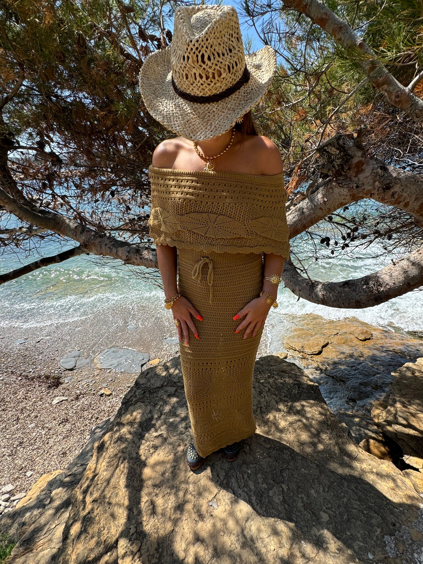 Robe longue bohème tout en crochet couleur camel