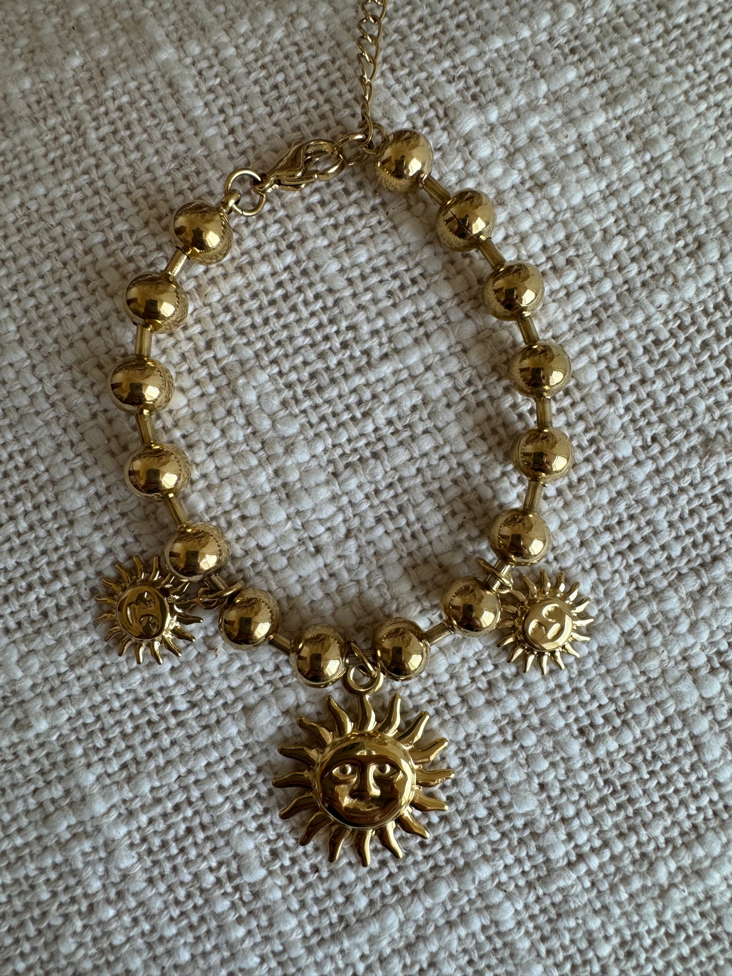 Bracelet à breloques soleil bohème